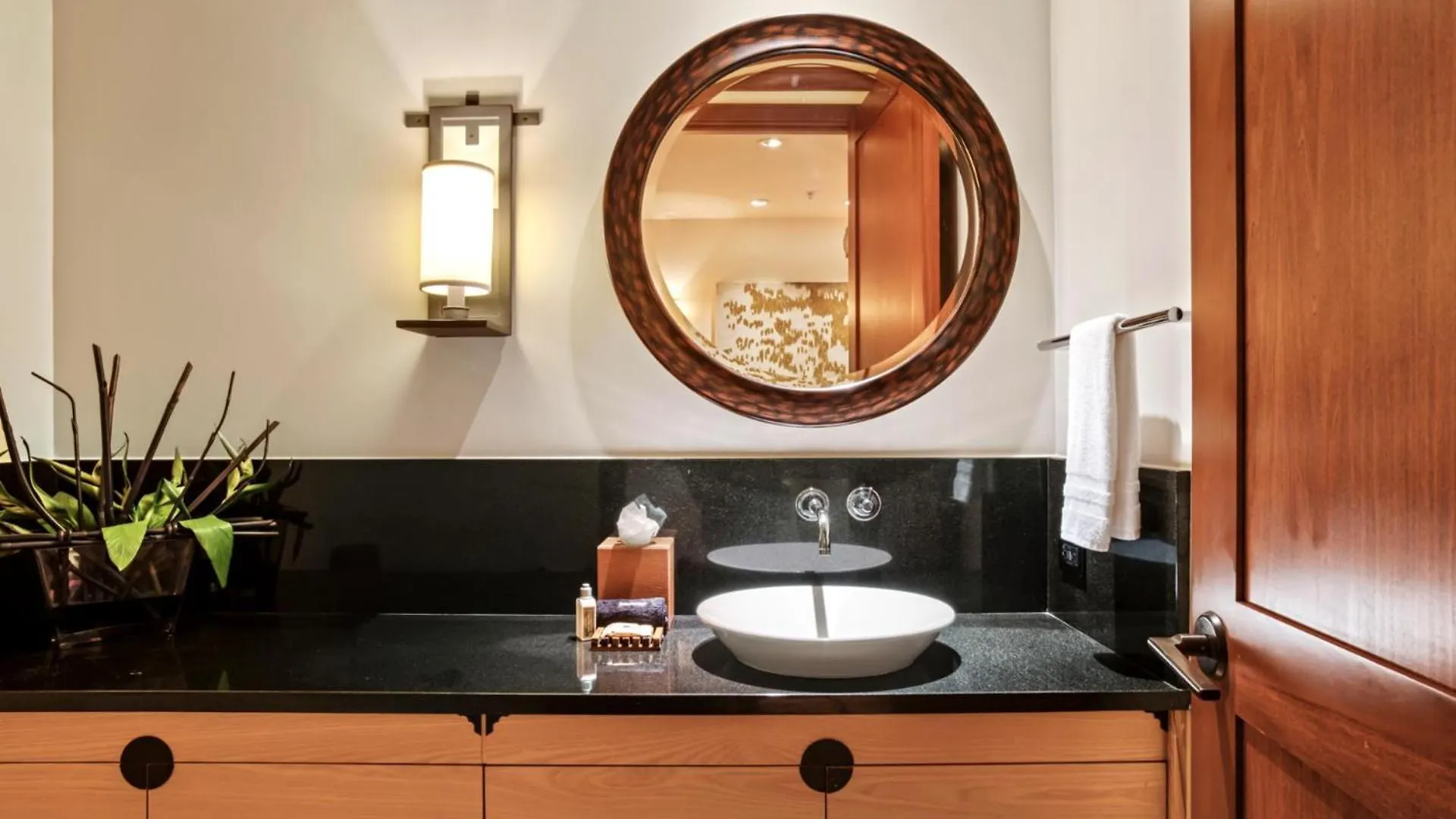 New Kbm Resorts Free Car Hale Moana At Montage Kapalua Bay Sleeps 10 3-Bedroom Condo With Daily Housekeeping Spa