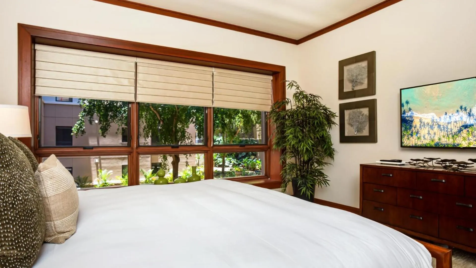 New Kbm Resorts Free Car Hale Moana At Montage Kapalua Bay Sleeps 10 3-Bedroom Condo With Daily Housekeeping Spa 0*,  USA